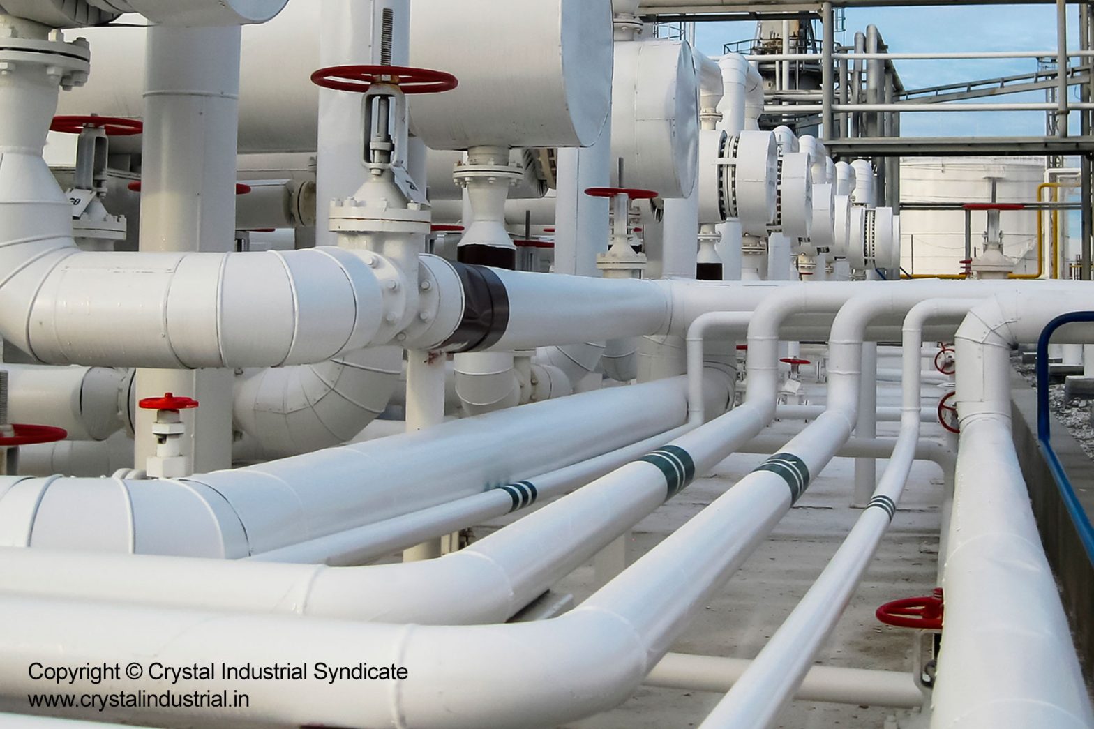 Inserting corrosion inhibitors into oil pipeline